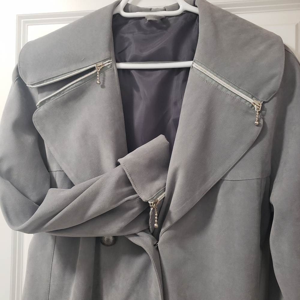 Jacket - Picture 3 of 4